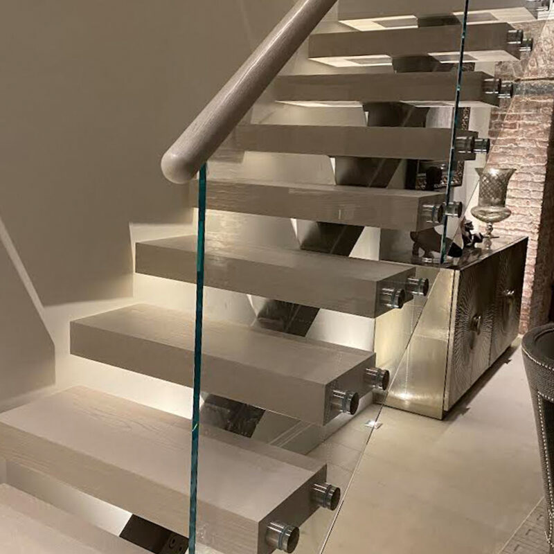 Modern Floating Staircase Design in Wood and Glass | New York