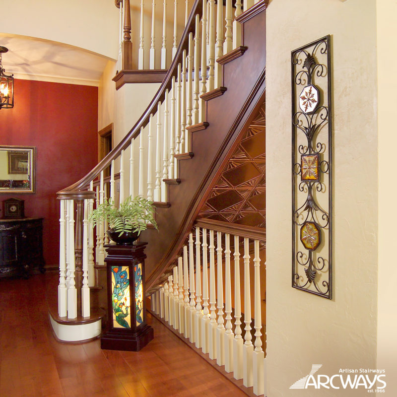 Traditional Design All Wood Curved Staircase