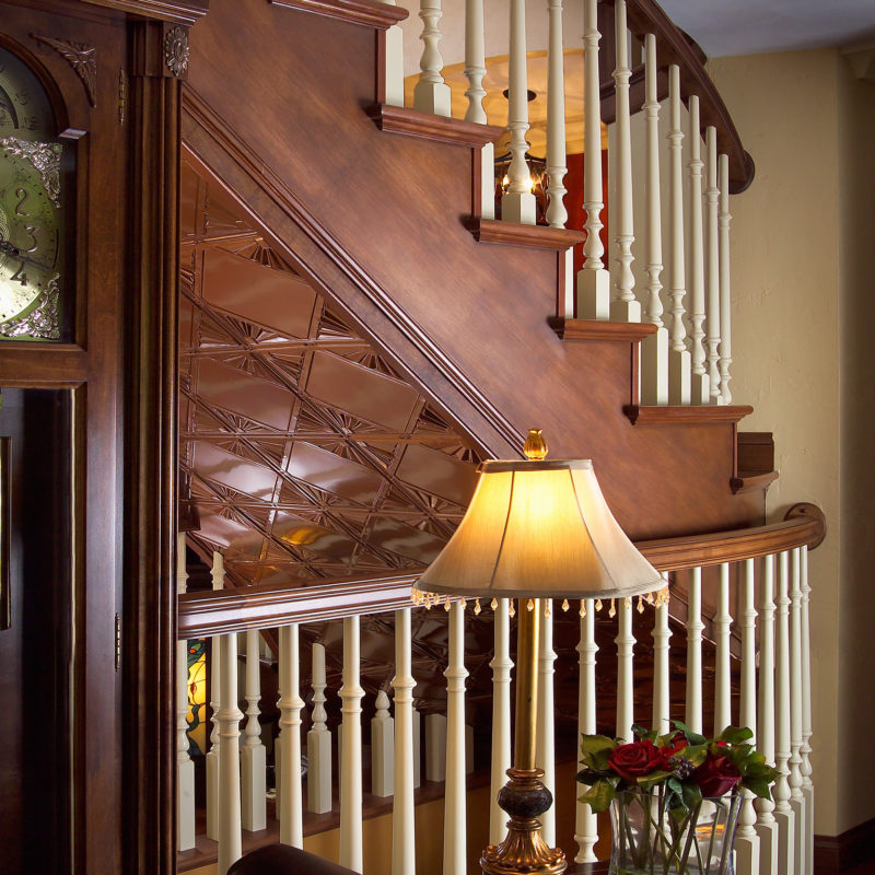 Traditional Design All Wood Curved Staircase