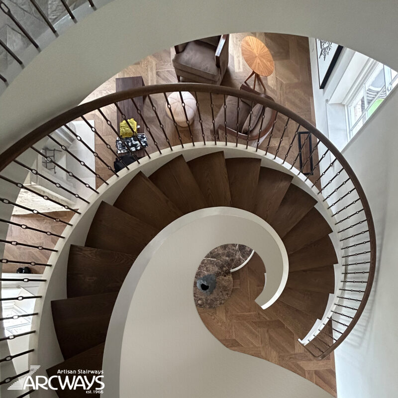 Custom Modern Curved Staircase with Metal Balustrade 1601-3